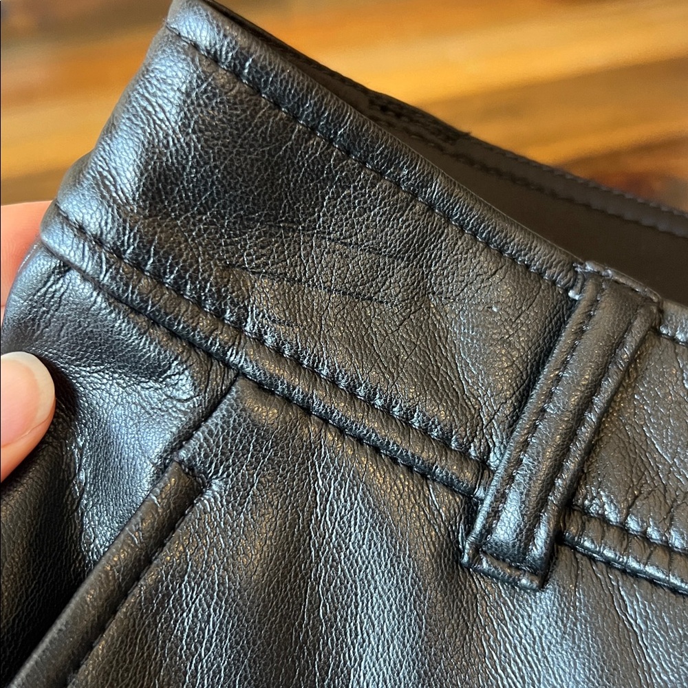 NEW - Aritzia Babaton Vegan Leather Command Cropped Pant - Picture 8 of 10